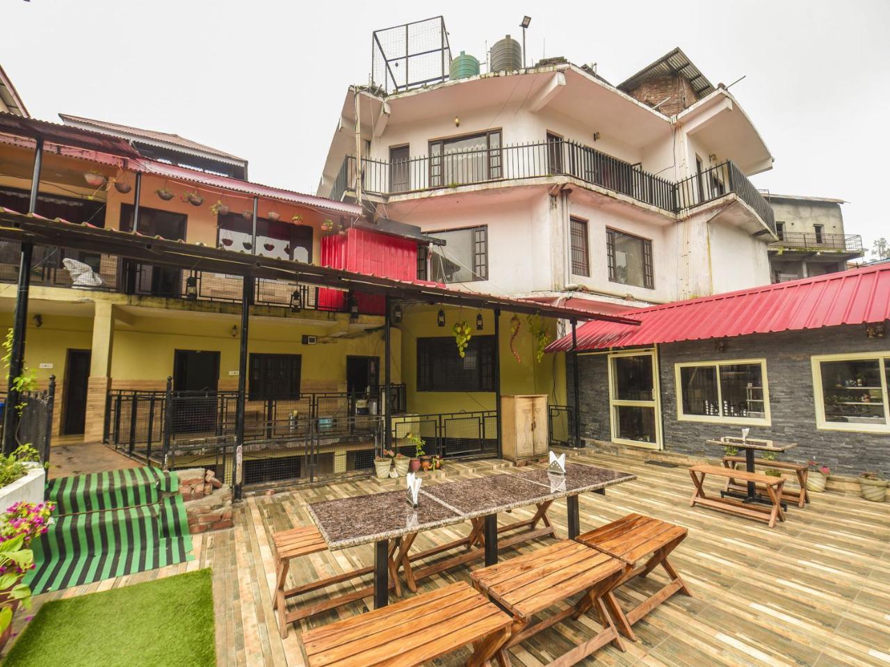Oyo 7905 Holiday Inn Dalhousie Εξωτερικό φωτογραφία